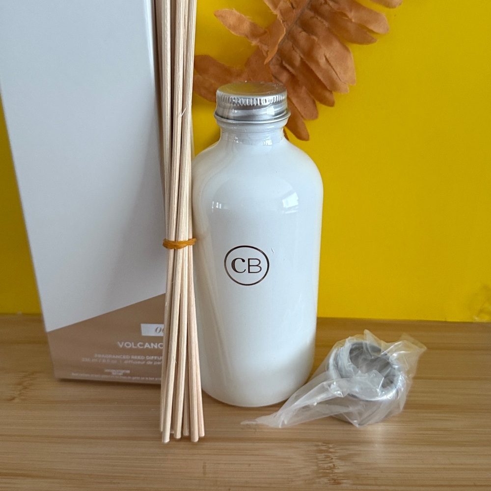 Volcano Reed Diffuser - White